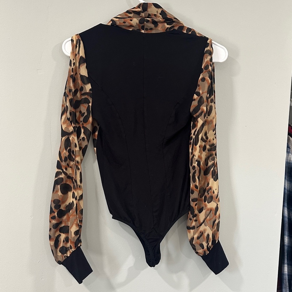bebe Leopard Print Cowl-Front Long Sleeve Bodysuit - Brown/Black size XXS - Picture 6 of 12